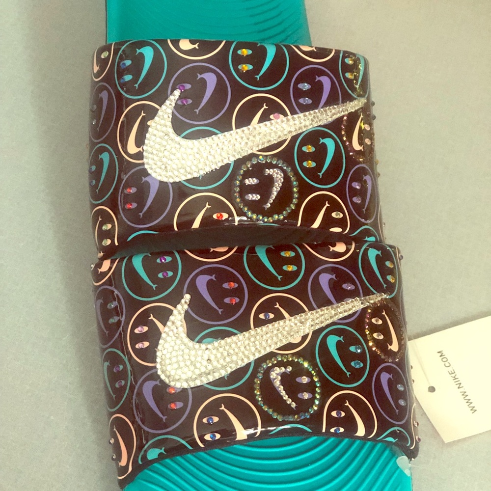 Nike (BLING) “Rhinestones put on by 🤚size 7.